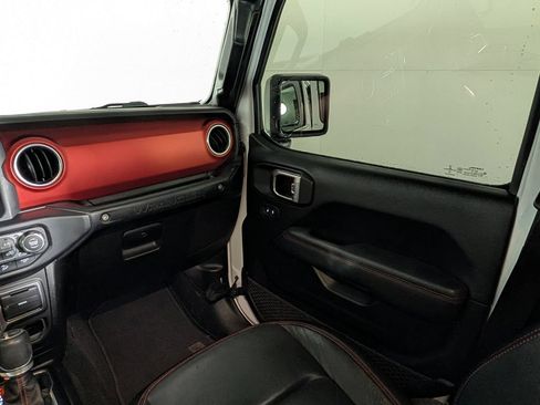 Used 2019 Jeep Wrangler Unlimited Rubicon AWD/4WD image 22