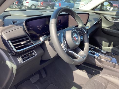 Used 2025 Buick Envision Preferred AWD/4WD image 11