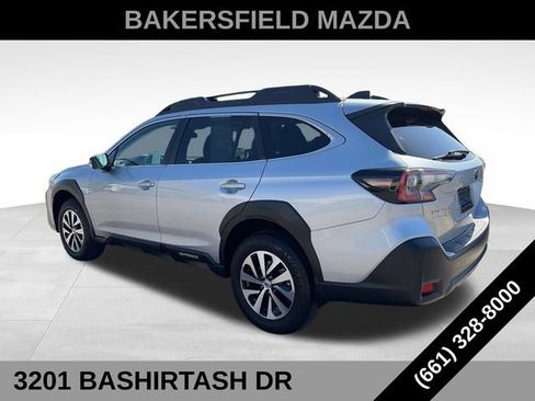 Used 2023 Subaru Outback Premium AWD/4WD image 3