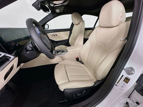 Used 2025 BMW 330i Sedan w/ Convenience Package image 21
