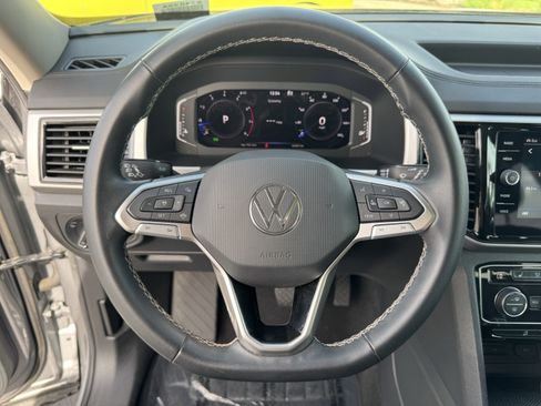 Certified 2023 Volkswagen Atlas SE w/ Panoramic Sunroof Package image 20