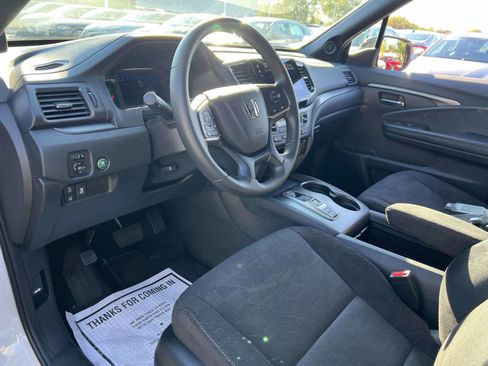 Used 2022 Honda Pilot Sport image 11