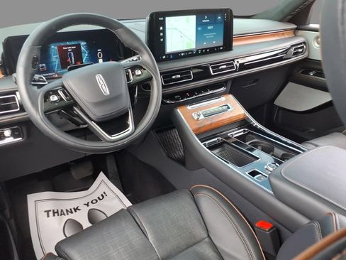 Used 2025 Lincoln Aviator Black Label w/ Jet Appearance Package AWD/4WD image 6