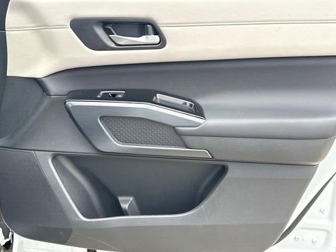 Used 2025 Nissan Pathfinder SL AWD/4WD image 20