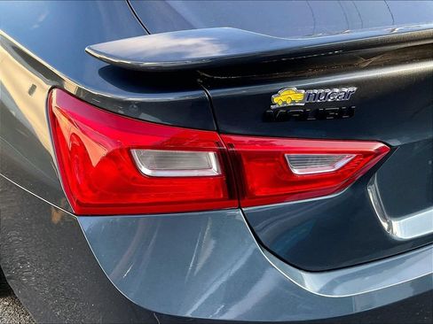 Used 2021 Chevrolet Malibu RS FWD image 32