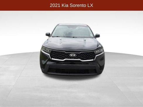 Used 2021 Kia Sorento LX FWD image 2