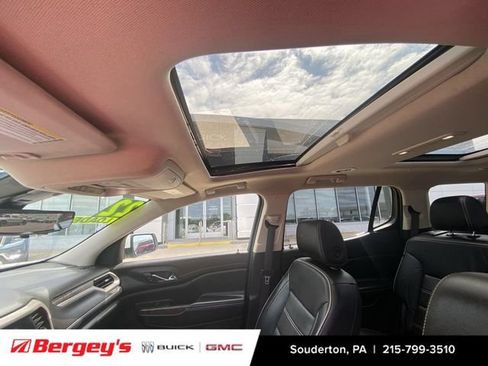 Certified 2022 GMC Acadia Denali w/ Denali Technology Package AWD/4WD image 21