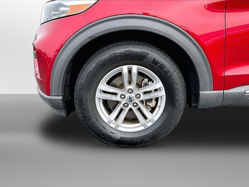 Used 2020 Ford Explorer XLT RWD image 3