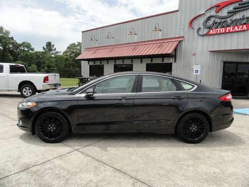 Used 2014 Ford Fusion SE w/ Equipment Group 202A image 3