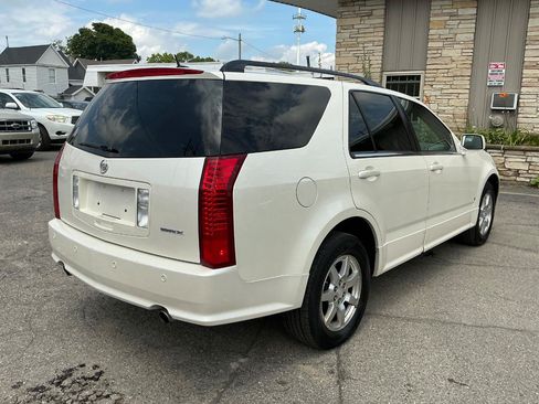 Used 2006 Cadillac SRX w/ Seating Package RWD image 3