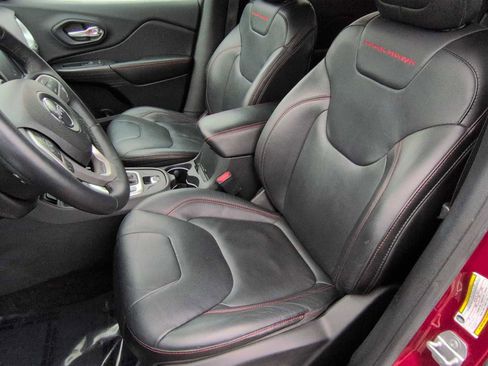 Used 2015 Jeep Cherokee Trailhawk w/ Comfort/Convenience Group image 17