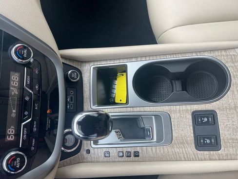 Used 2024 Nissan Murano SV AWD/4WD image 19