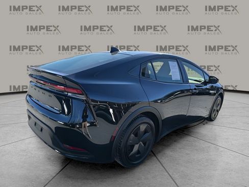 Used 2024 Toyota Prius LE image 5