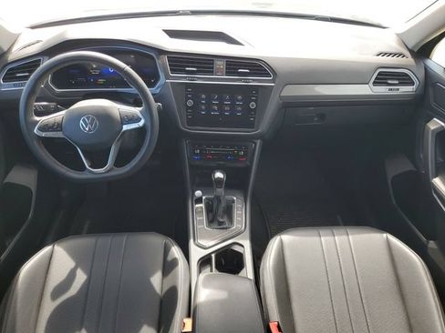 Used 2023 Volkswagen Tiguan SE FWD image 30