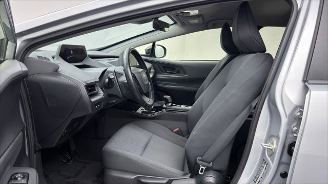 Used 2025 Toyota Prius LE FWD image 14