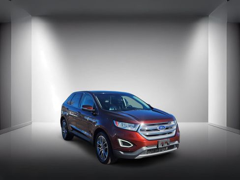 Used 2016 Ford Edge Titanium w/ Equipment Group 302A image 4
