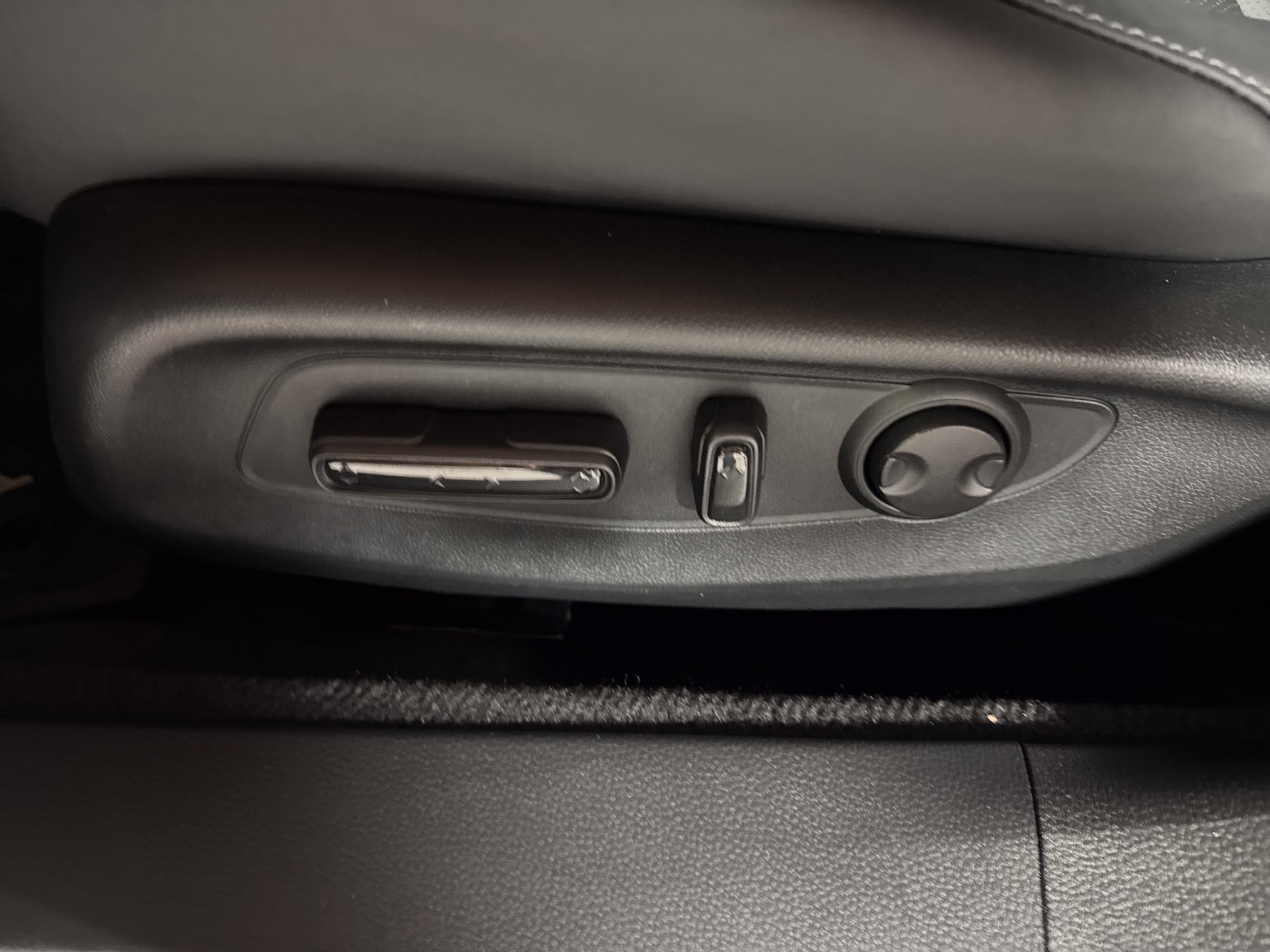 Used 2025 Honda Accord Touring image 11