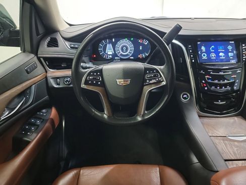 Used 2019 Cadillac Escalade Luxury w/ LPO, Radiant Package image 16