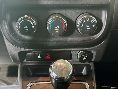 Used 2017 Jeep Patriot Sport w/ Power Value Group FWD image 22