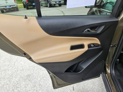 Used 2024 Chevrolet Equinox Premier FWD image 24