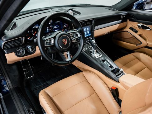 Used 2018 Porsche 911 Carrera GTS RWD image 9