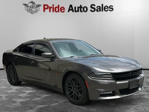Used 2015 Dodge Charger R/T w/ Plus Group RWD image 3