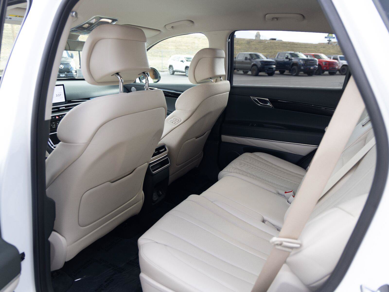 Used 2025 Genesis GV80 2.5T Standard AWD/4WD image 18