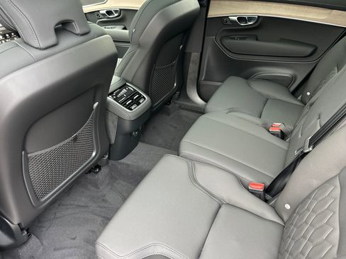New 2026 Volvo XC90 B5 Core image 10