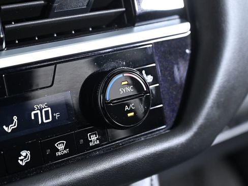 Used 2024 Nissan Pathfinder SV AWD/4WD image 19