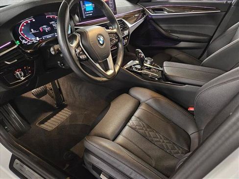 Used 2023 BMW 530i w/ Convenience Package RWD image 10