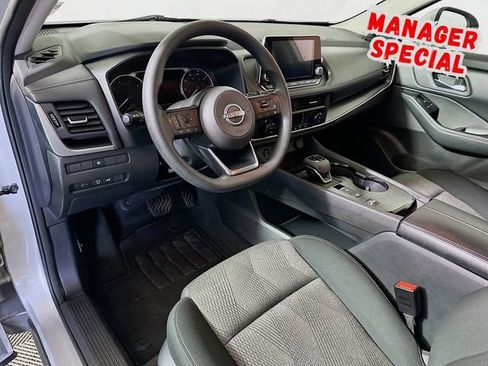 Used 2024 Nissan Rogue SV FWD image 10