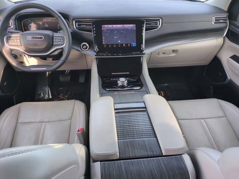 Used 2024 Jeep Wagoneer Series II w/ Flexible Seating Group image 18