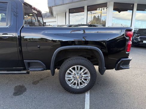 Used 2021 Chevrolet Silverado 2500 High Country w/ Z71 Off-Road Package AWD/4WD image 4