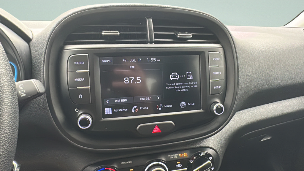 Used 2025 Kia Soul LX w/ LX Technology Package FWD image 19