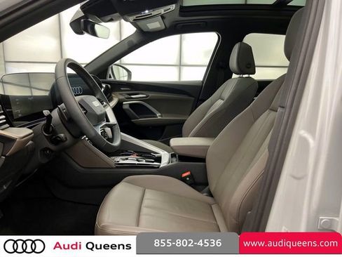 Used 2025 Audi Q5 Premium Plus w/ Premium Plus image 18