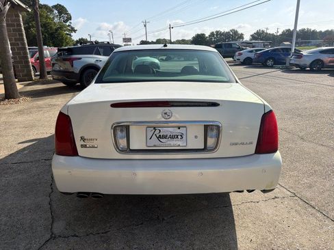 Used 2005 Cadillac De Ville w/ Equipment Group FWD image 6