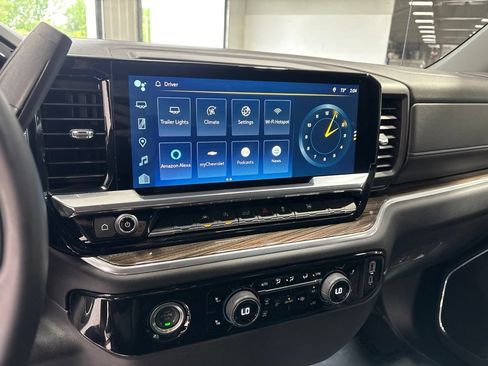 Used 2024 Chevrolet Silverado 1500 LT AWD/4WD image 16