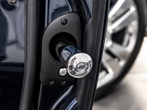 Used 2020 Rolls-Royce Cullinan AWD/4WD image 31