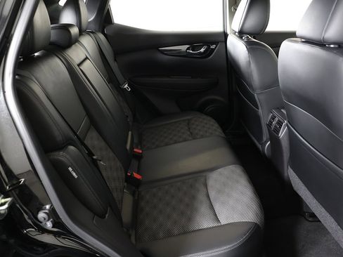 Used 2022 Nissan Rogue Sport SV w/ Technology Package image 34