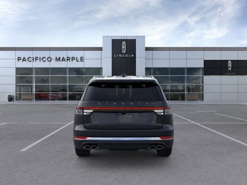 New 2025 Lincoln Aviator AWD image 5