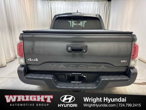 Used 2018 Toyota Tacoma Limited image 5