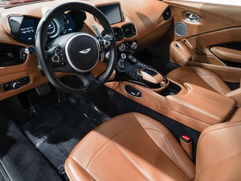 Used 2020 Aston Martin V8 Vantage Coupe image 2