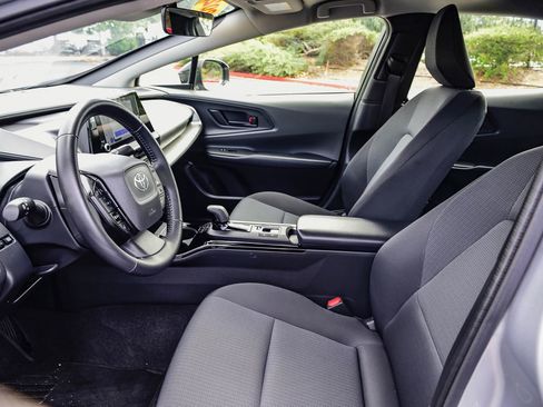 Used 2023 Toyota Prius LE image 22