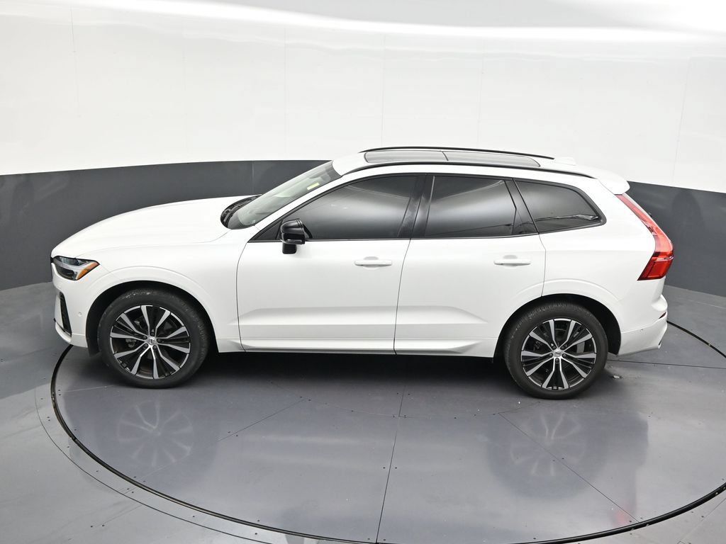 Certified 2024 Volvo XC60 B5 Plus w/ Climate Package AWD/4WD image 16