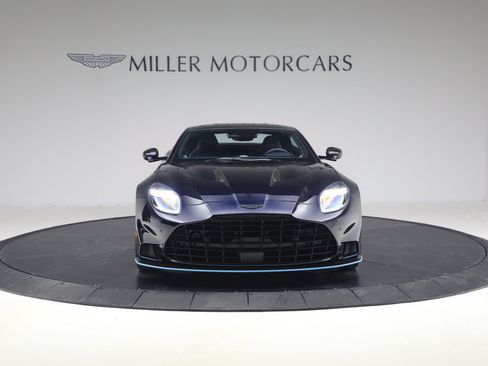 Used 2025 Aston Martin Vanquish RWD image 12