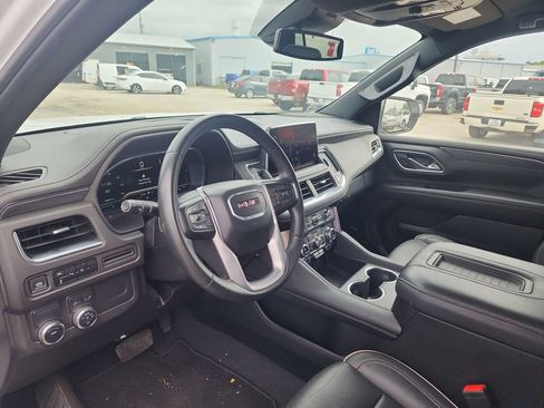 Used 2024 GMC Yukon SLT RWD image 11