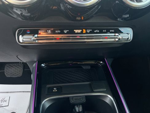 Used 2024 Mercedes-Benz GLB 250 4MATIC image 22