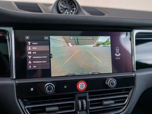 Certified 2025 Porsche Macan image 17