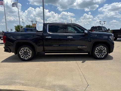 Used 2023 GMC Sierra 1500 Denali Ultimate AWD/4WD image 8