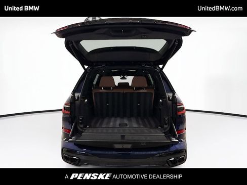 Used 2025 BMW X7 M60i image 15